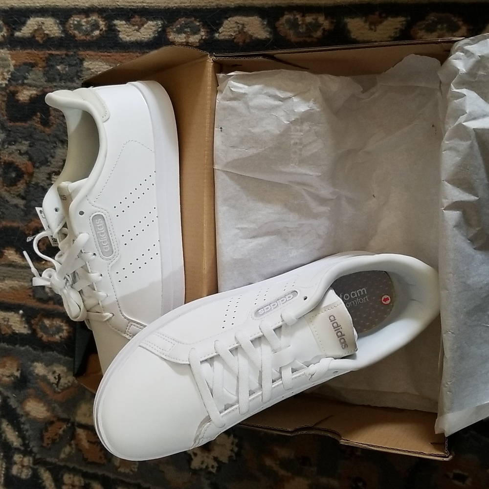 ADIDAS COURTPOINT BASE SIZE 7 WOMEN NWT